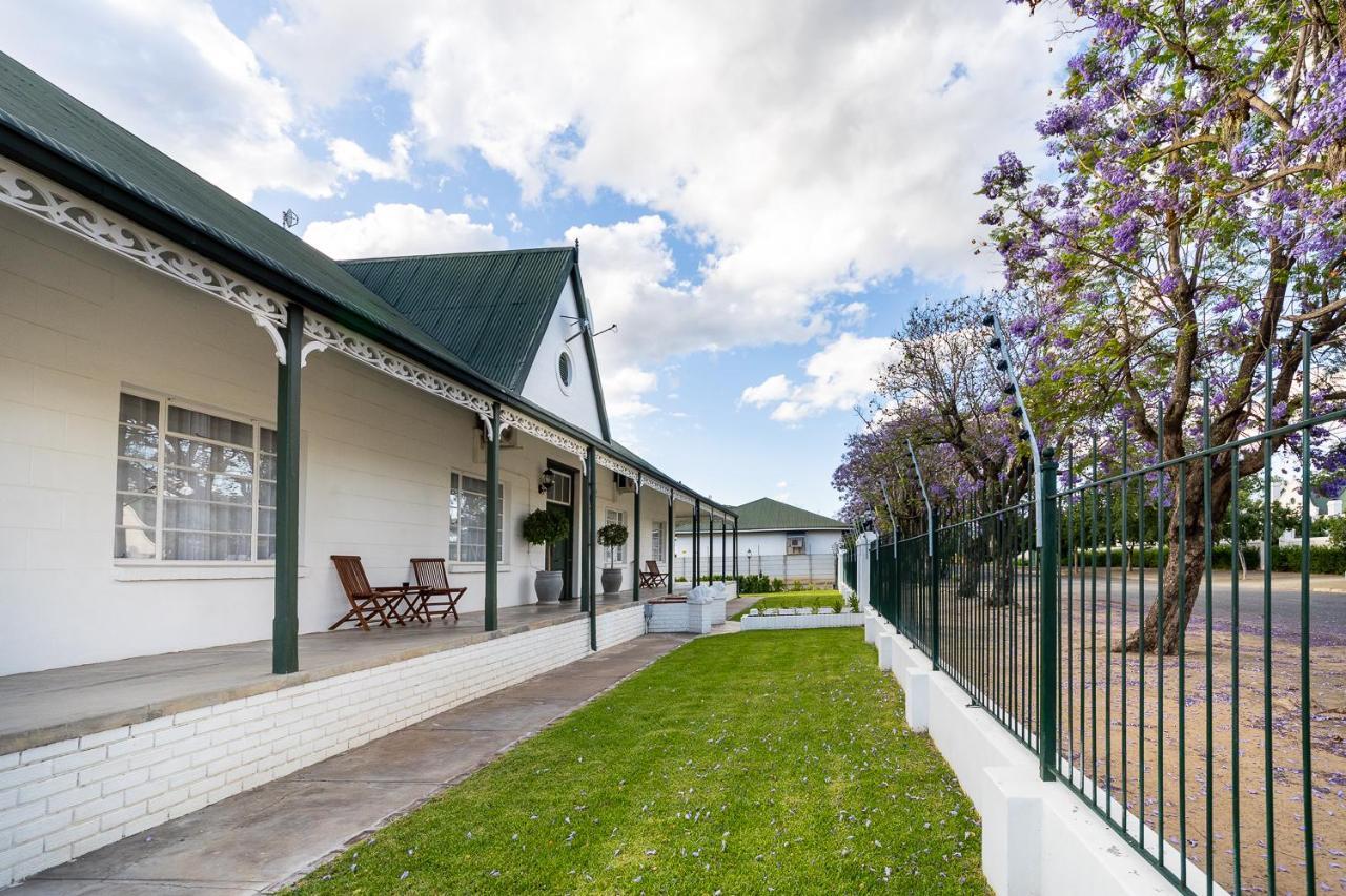 Victorian Square Guesthouse Graaff-Reinet Exteriör bild