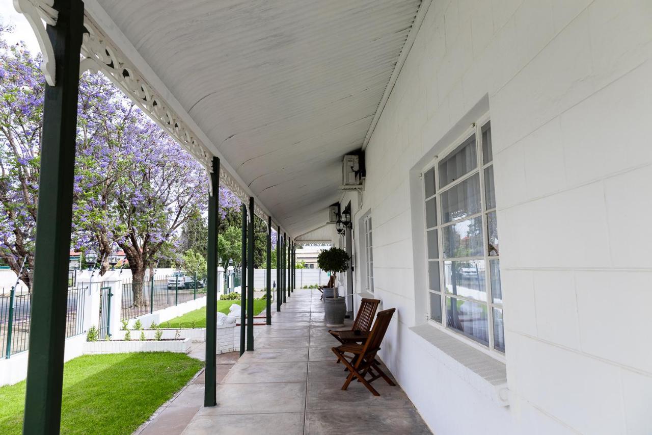 Victorian Square Guesthouse Graaff-Reinet Exteriör bild