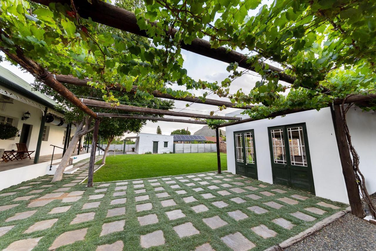 Victorian Square Guesthouse Graaff-Reinet Exteriör bild