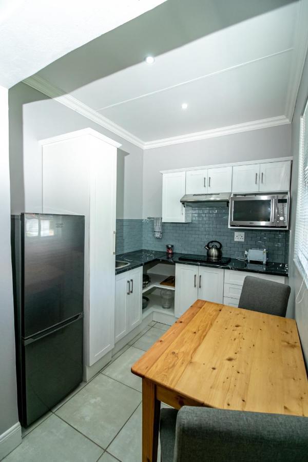 Victorian Square Guesthouse Graaff-Reinet Exteriör bild