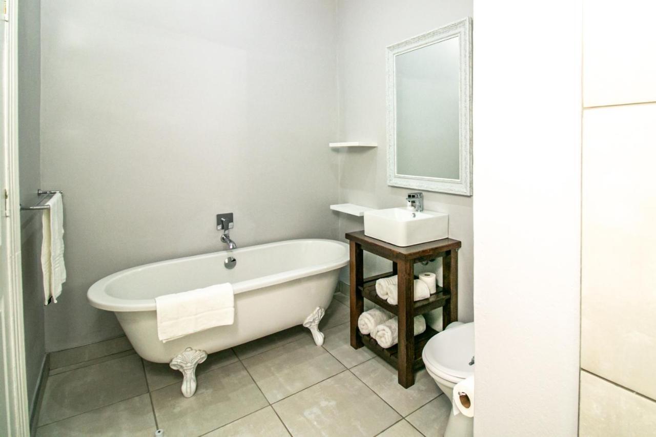 Victorian Square Guesthouse Graaff-Reinet Exteriör bild