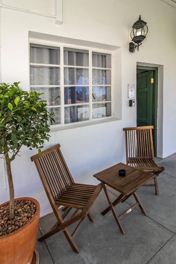 Victorian Square Guesthouse Graaff-Reinet Exteriör bild
