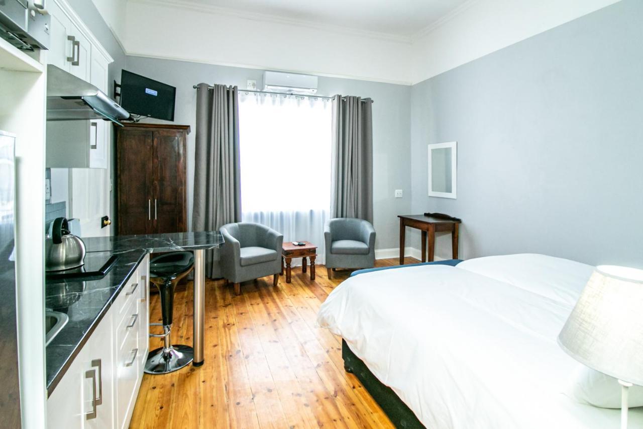 Victorian Square Guesthouse Graaff-Reinet Exteriör bild
