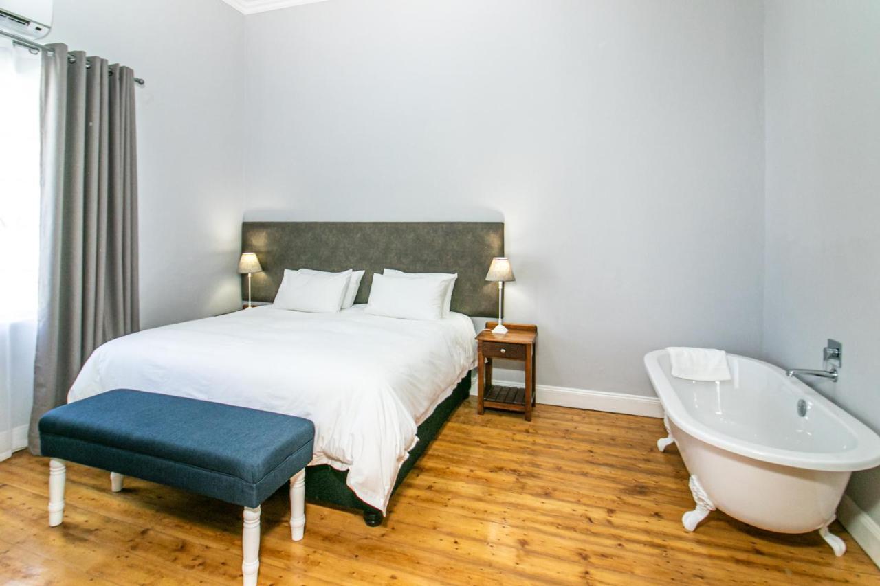 Victorian Square Guesthouse Graaff-Reinet Exteriör bild