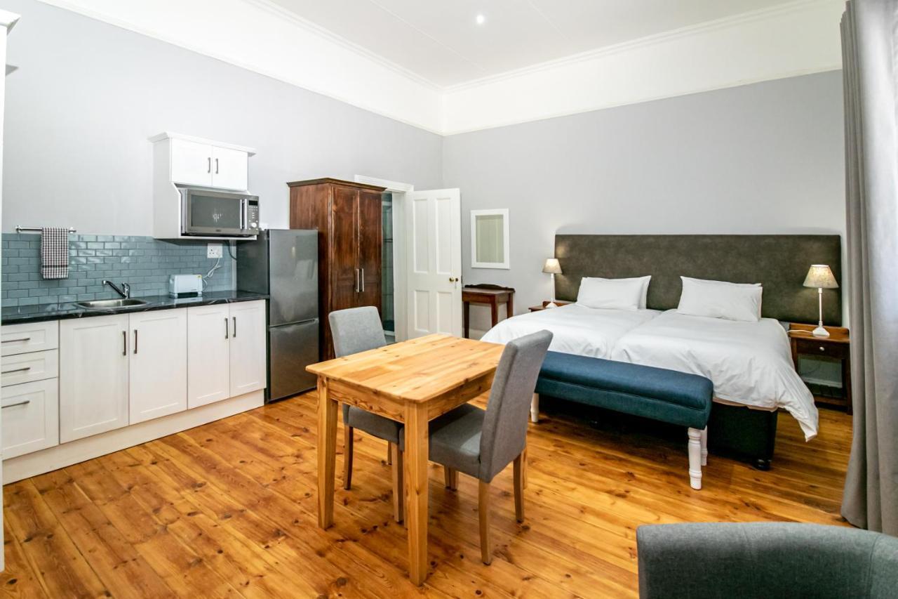 Victorian Square Guesthouse Graaff-Reinet Exteriör bild